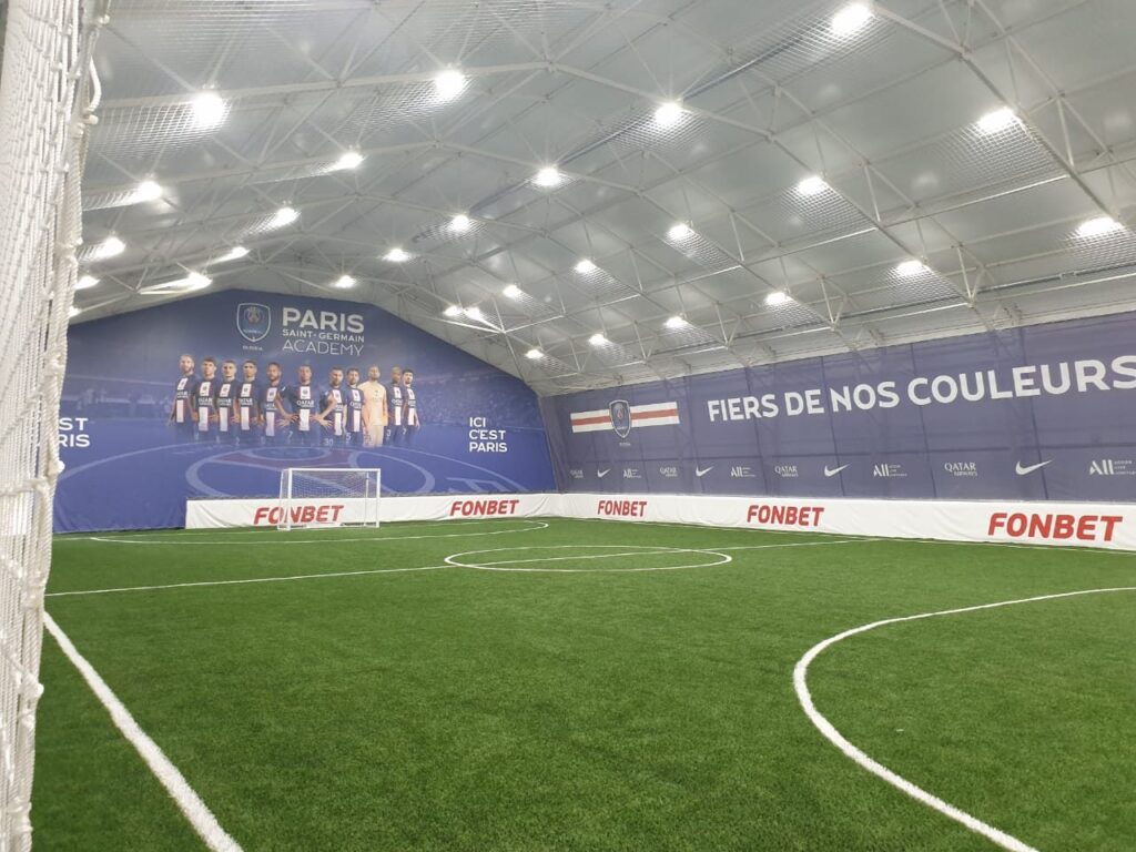 Футбольный манеж Paris Saint-Germain (PSG)