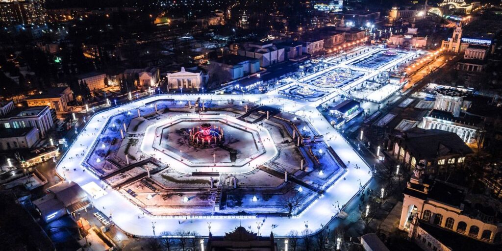 Каток на ВДНХ (мировой рекорд)